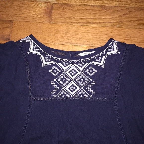 Crown & Ivy - Picture 2 of 5